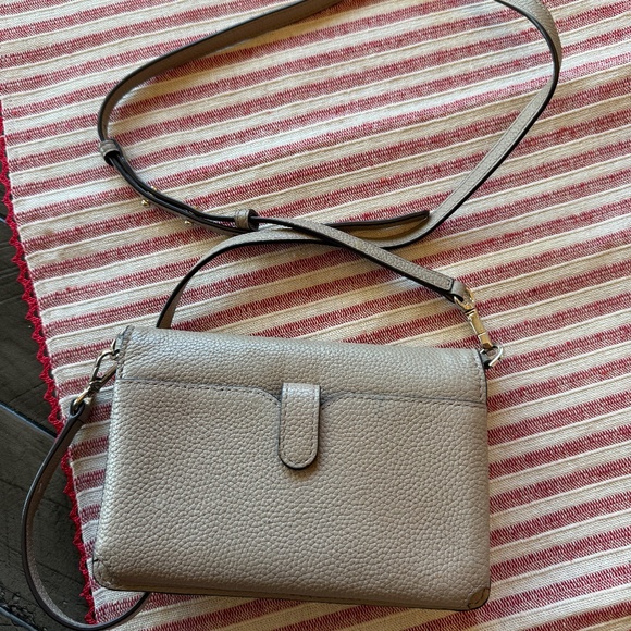 Michael Kors Jet Set Convertible Crossbody Bag - Picture 2 of 3